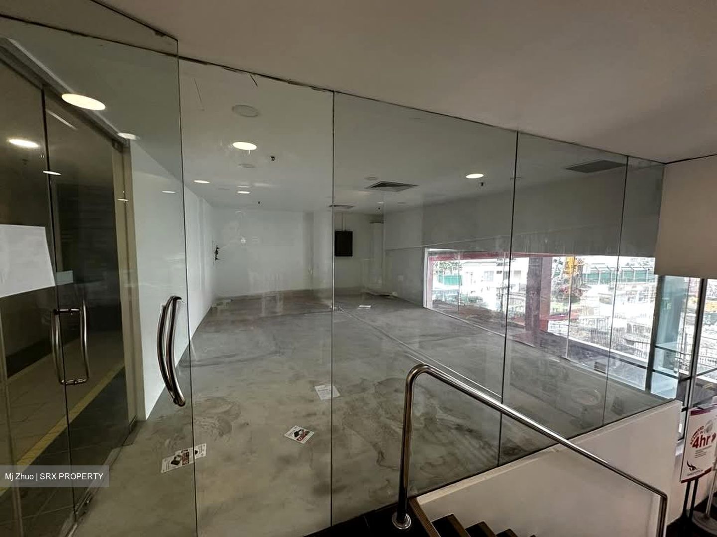 Roxy Square (D15), Retail #585391501